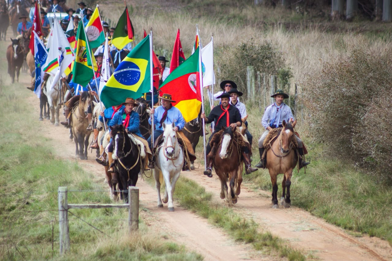 Cerca de 100 cavalarianos percorrerão 85 quilômetros para conduzir a Chama Crioula até o Município