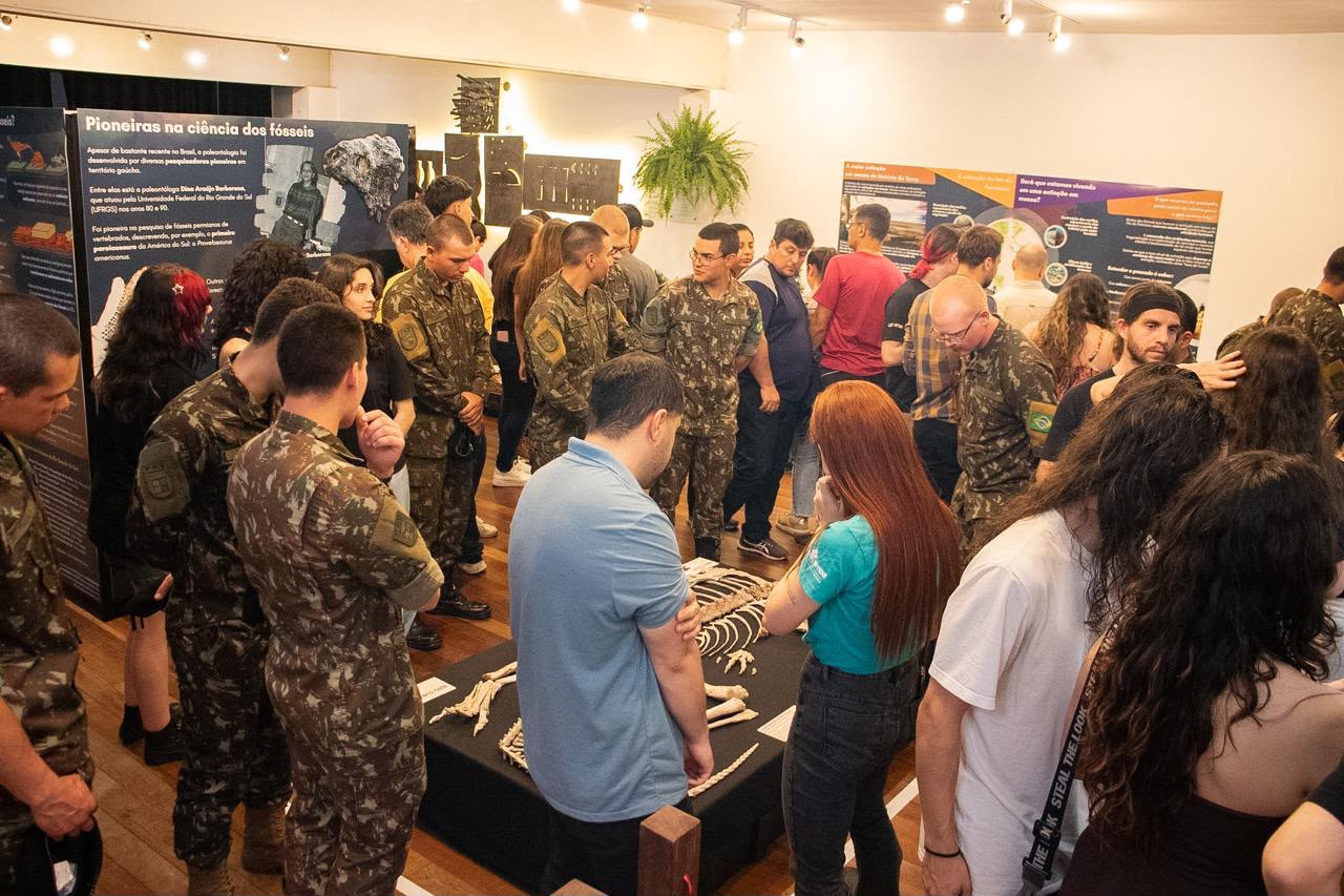 São Gabriel volta no tempo com exposição sobre a vida antes dos dinossauros, com visitação especial neste fim de semana